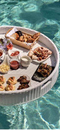 The Royal Blue amenities food and drinks PA