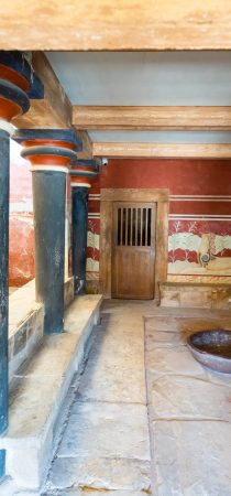 Knossos and the Labyrinth hallways