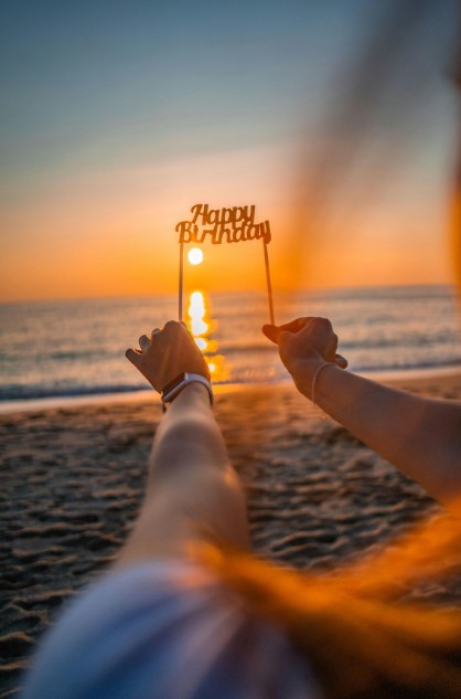 happy_birthday_beach_iconic_vertical_featured_cv