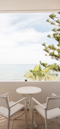 https://www.hotelbrain.com/hotels-in-crete-rethymno/petradi-beach-lounge-hotel