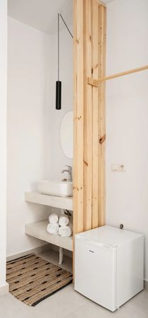 https://www.hotelbrain.com/hotels-in-crete-rethymno/petradi-beach-lounge-hotel
