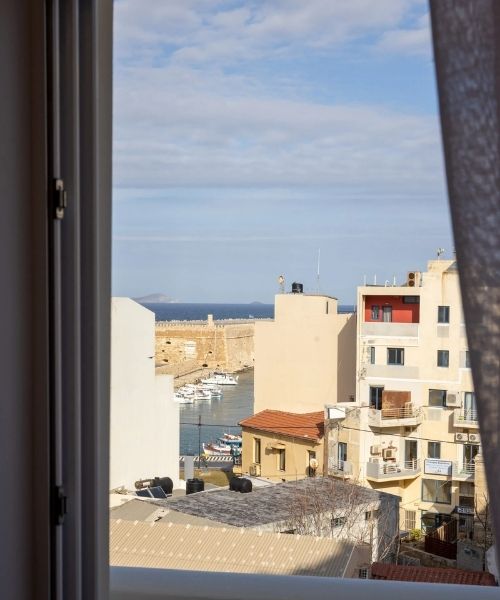 https://thehexperience.com/heraklion-central-boutique/