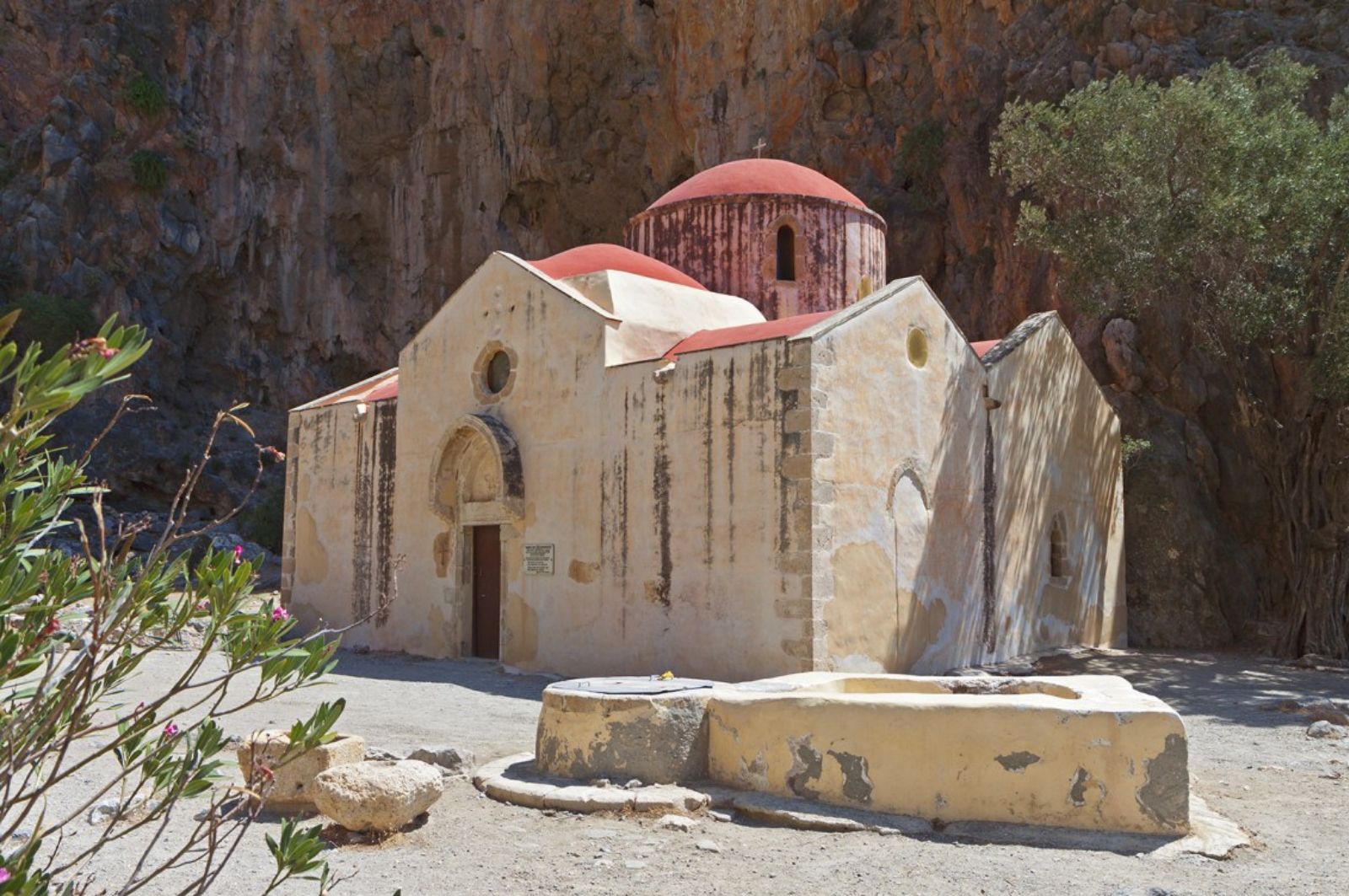 Agiofarago-Saint-George-Crete-Hiking-1.jpg