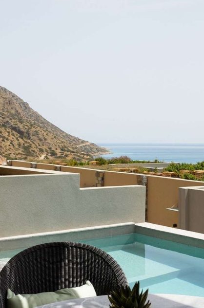 https://www.cayoresort.com/accommodation/superior-family-room-with-private-pool-sea-view/