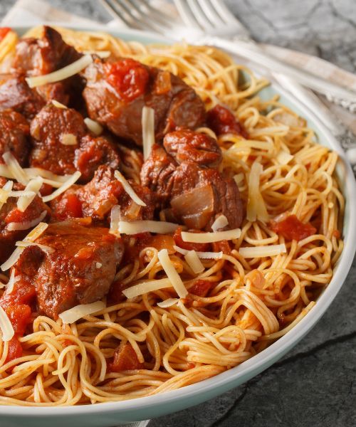 Best Cretan Dishes in Winter - beef in sauce and spaghetti - SH