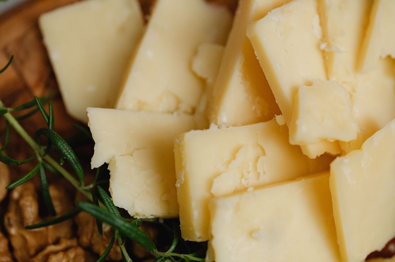 Best Cretan Dishes in Winter - graviera - CV